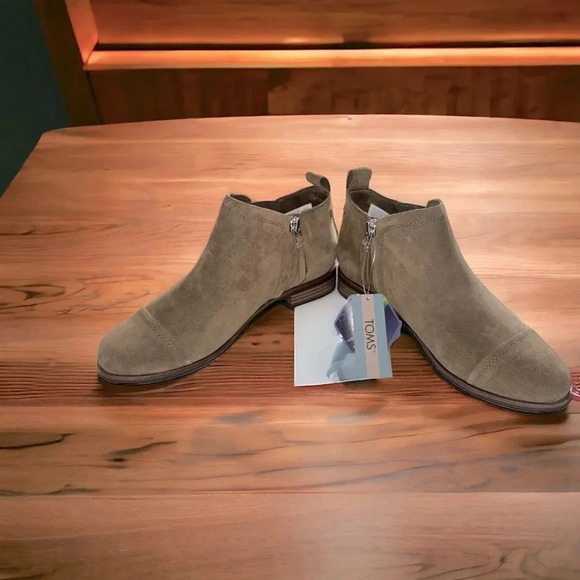 Toms Shoes - 🆕 Toms Reese Taupe Military Olive Suede Ankle Boot size 7.5